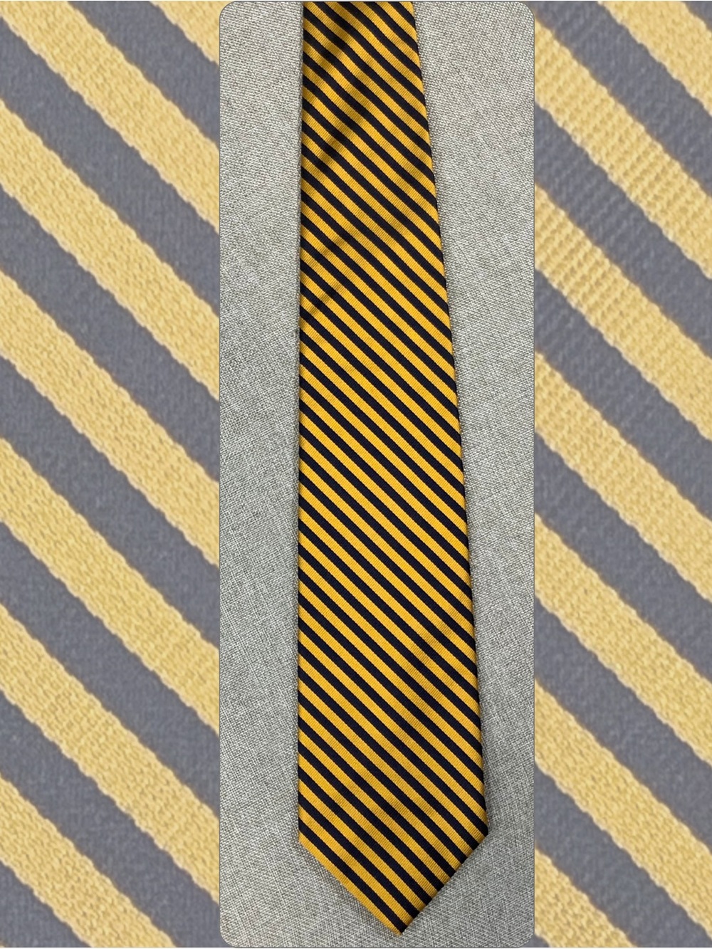 Brooks Brothers Makers Repp Stripe Tie Navy Gold Silk USA Vintage Preppy Ivy